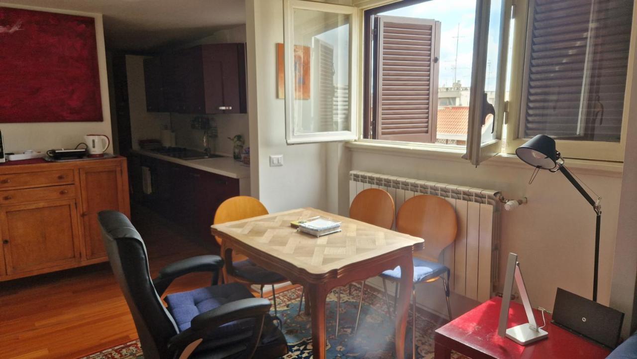 Casa Di Libri - Delizioso Appartamento A 10 Min Da Trastevere Рим Екстериор снимка