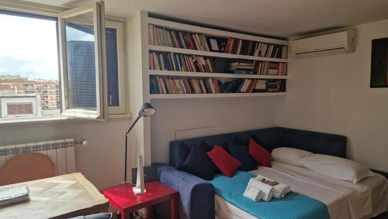 Casa Di Libri - Delizioso Appartamento A 10 Min Da Trastevere Рим Екстериор снимка