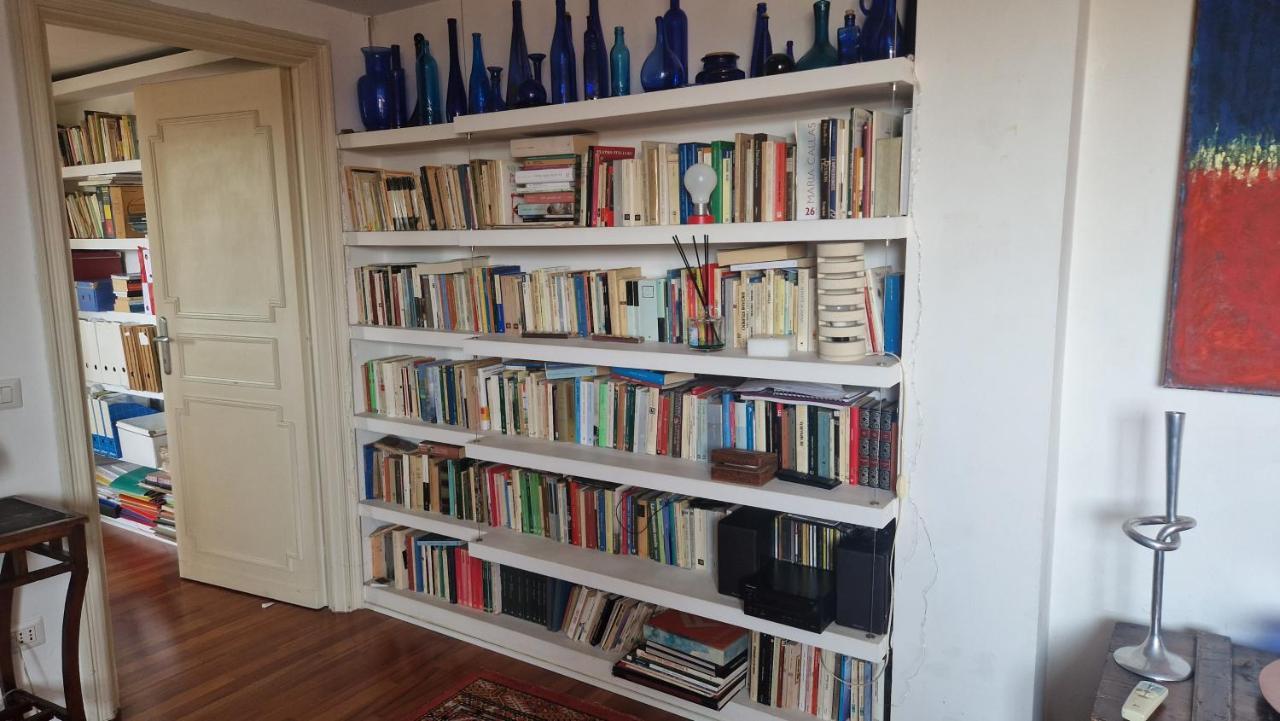 Casa Di Libri - Delizioso Appartamento A 10 Min Da Trastevere Рим Екстериор снимка